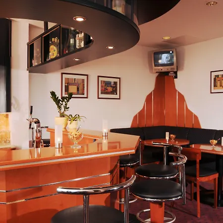 Hotel Trip Bristol 3*