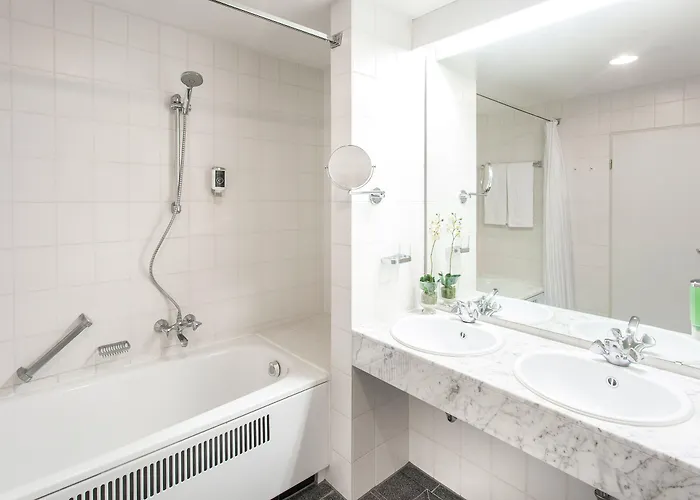 Trip Bristol Hotel 3*